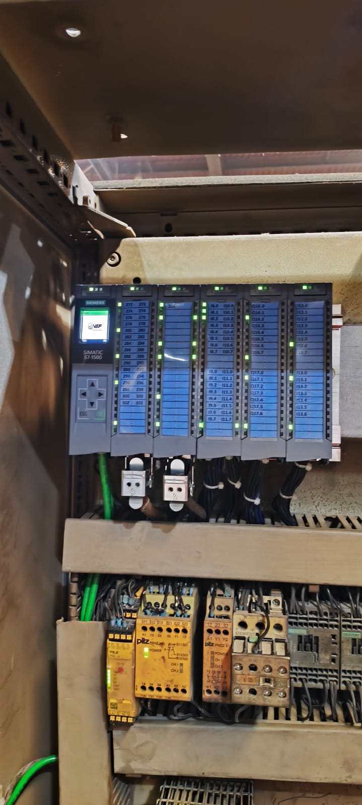 Panel HMI obsoleto antes